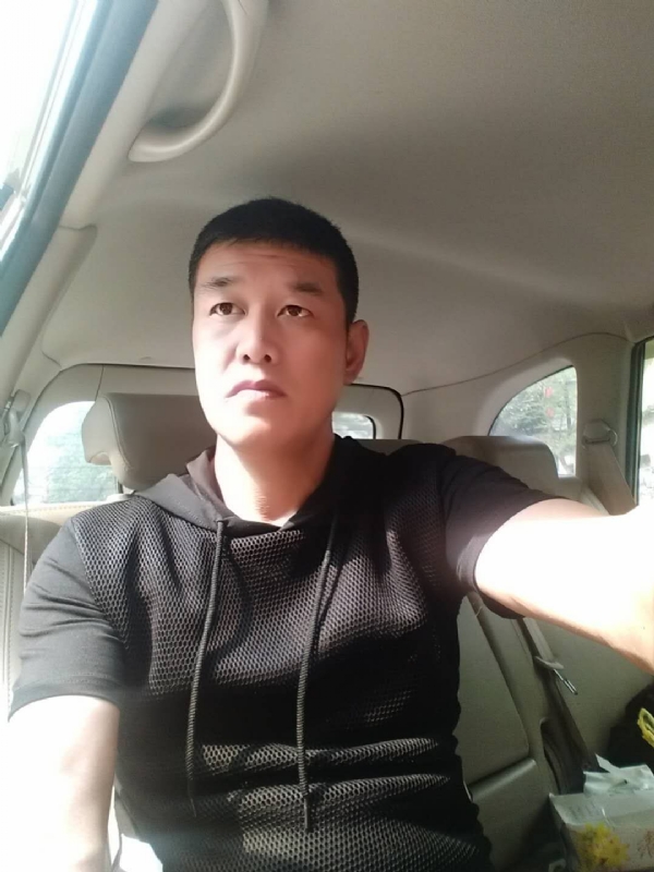 深爱的疯子的第一张照片--桂林相亲服务中心