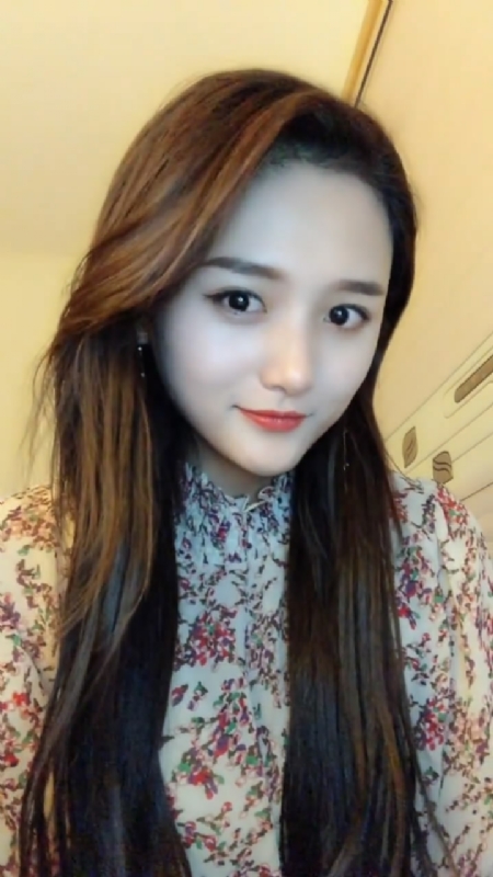 淡然一笑的第一张照片--桂林相亲服务中心
