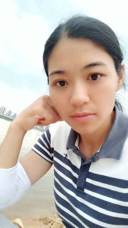 梅子的第一张照片--桂林相亲服务中心