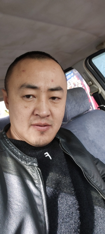 精神九哥的第一张照片--桂林相亲服务中心