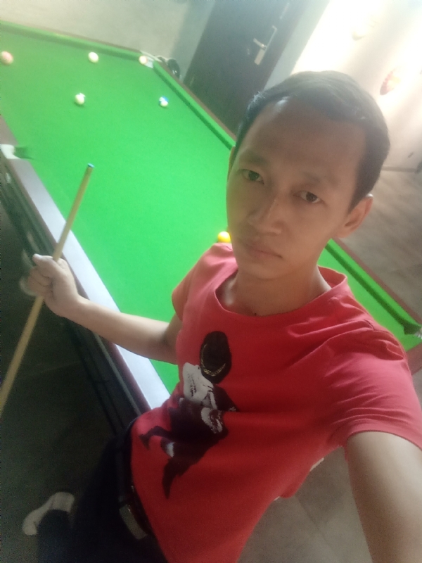 耳机分你一半的第一张照片--桂林相亲服务中心