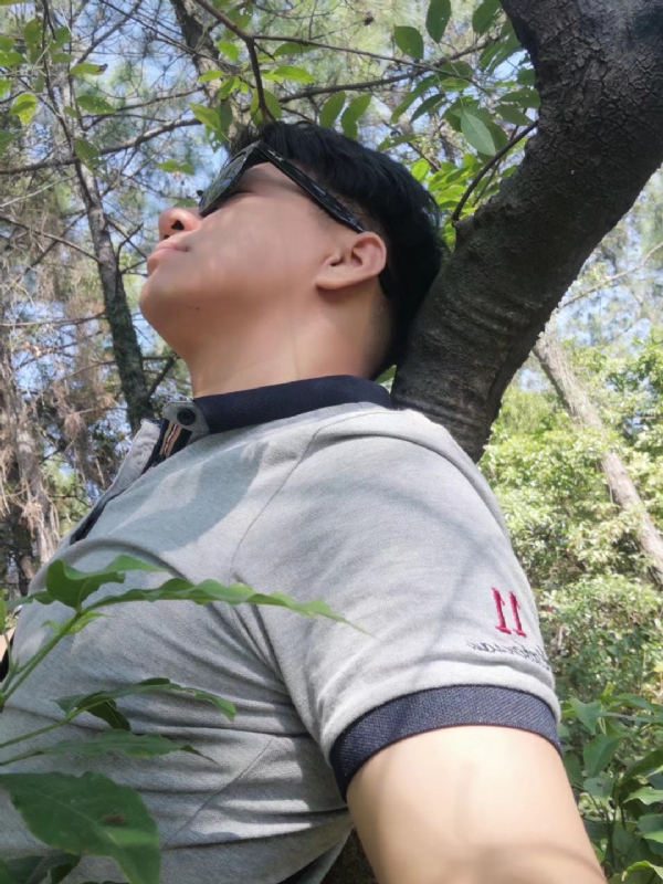 新丁的第一张照片--桂林相亲服务中心