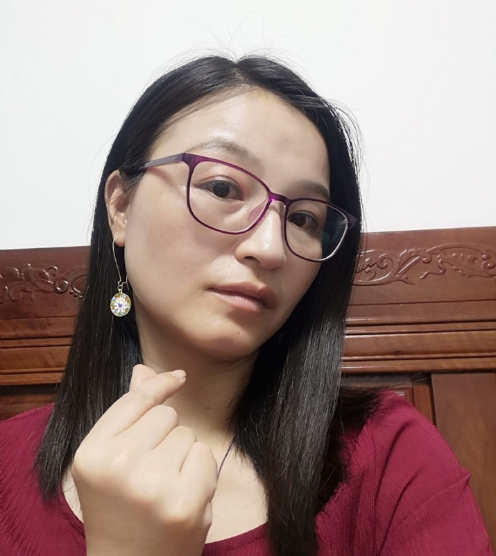 妹叮的第一张照片--桂林相亲服务中心