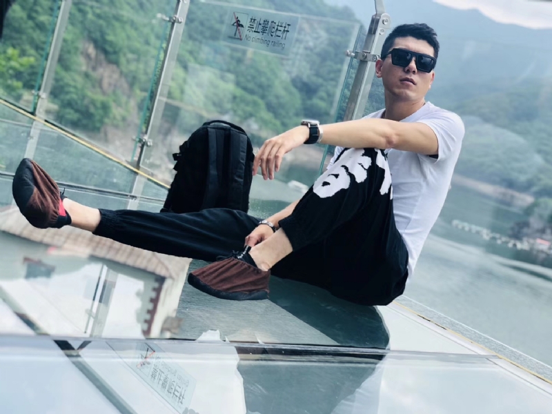 庄周梦蝶的第一张照片--桂林相亲服务中心