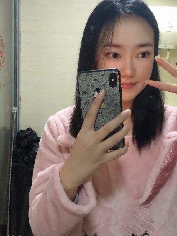 叶落知秋的第一张照片--桂林相亲服务中心