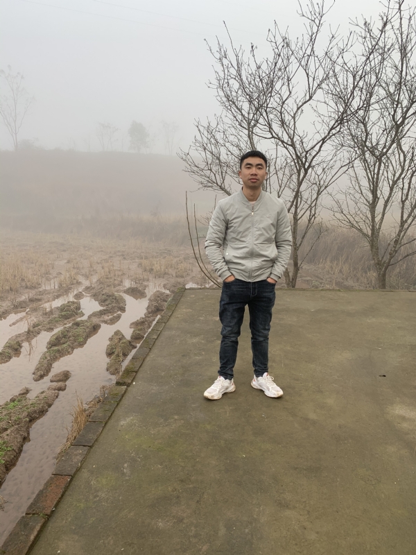 迷路的小猪的第一张照片--桂林相亲服务中心