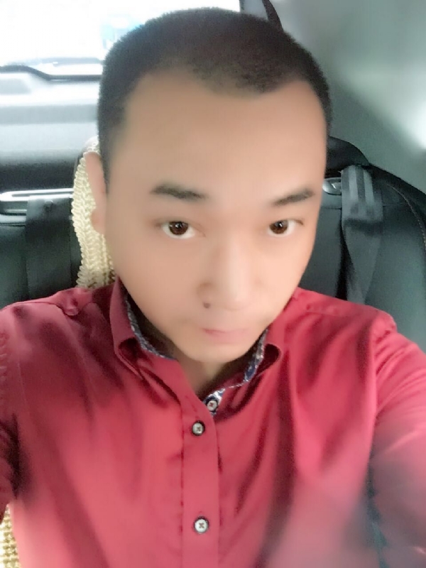 在一个路口等的第一张照片--桂林相亲服务中心