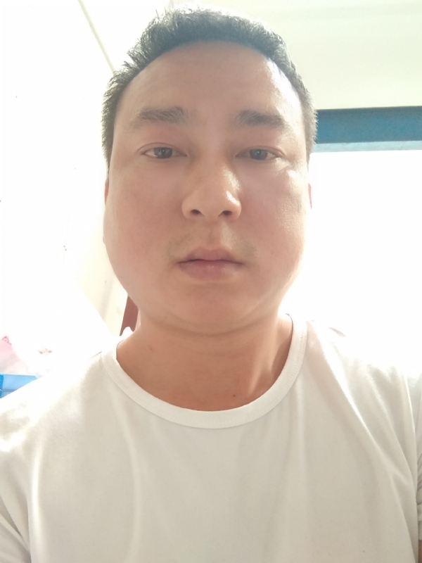 大叔的第一张照片--桂林相亲服务中心