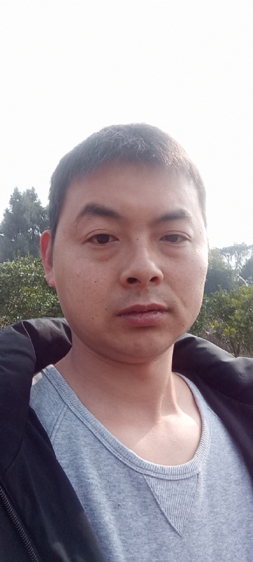 亲亲抱抱我爱你的第一张照片--桂林相亲服务中心