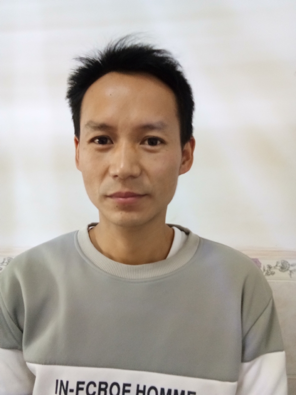 单亲爸爸的第一张照片--桂林相亲服务中心