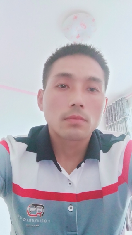 染红尘世的第一张照片--桂林相亲服务中心