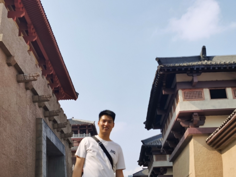 咸鱼不闲的第二张照片--桂林相亲服务中心