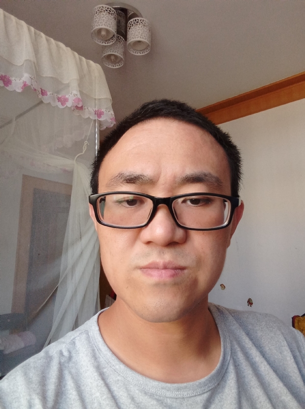 小涨常鸿的第一张照片--桂林相亲服务中心