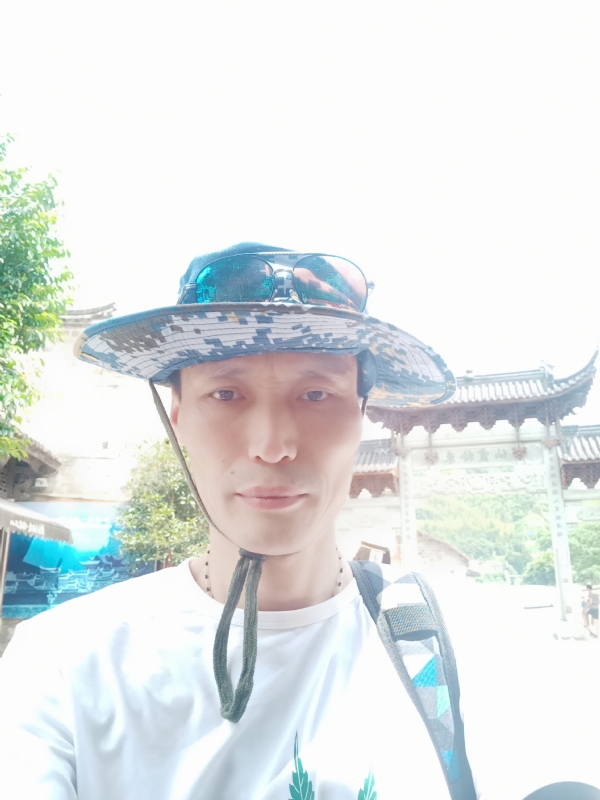 童群海的第一张照片--桂林相亲服务中心