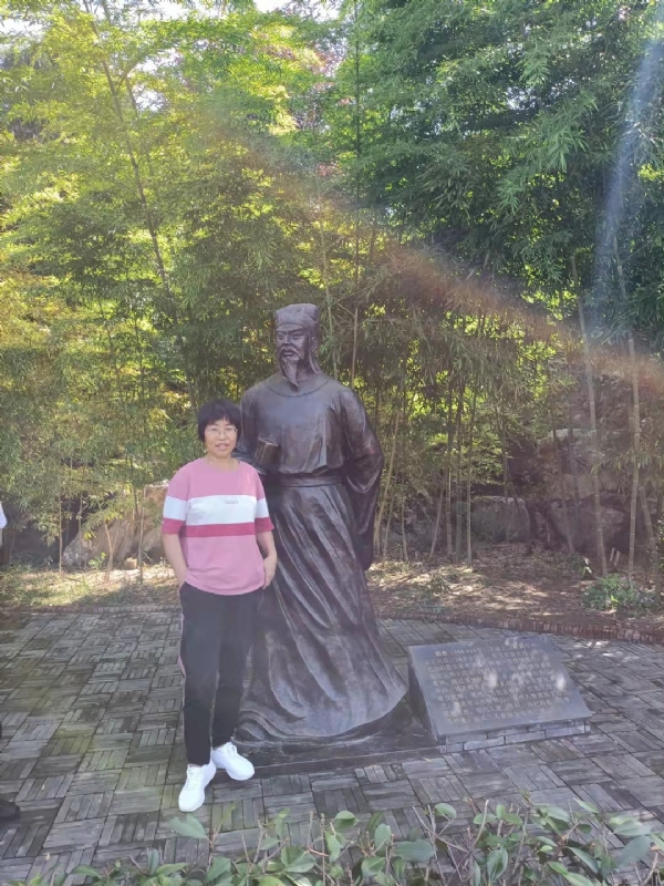 秋天的菊花的第一张照片--桂林相亲服务中心