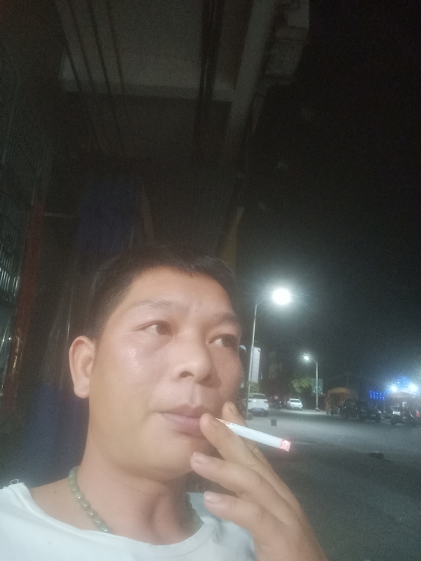 善解人意的第一张照片--桂林相亲服务中心