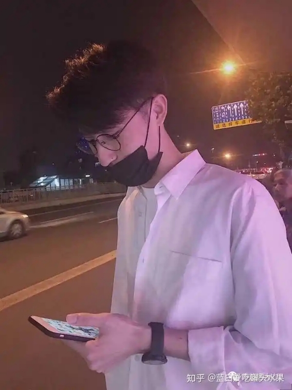 情圣的第一张照片--桂林相亲服务中心