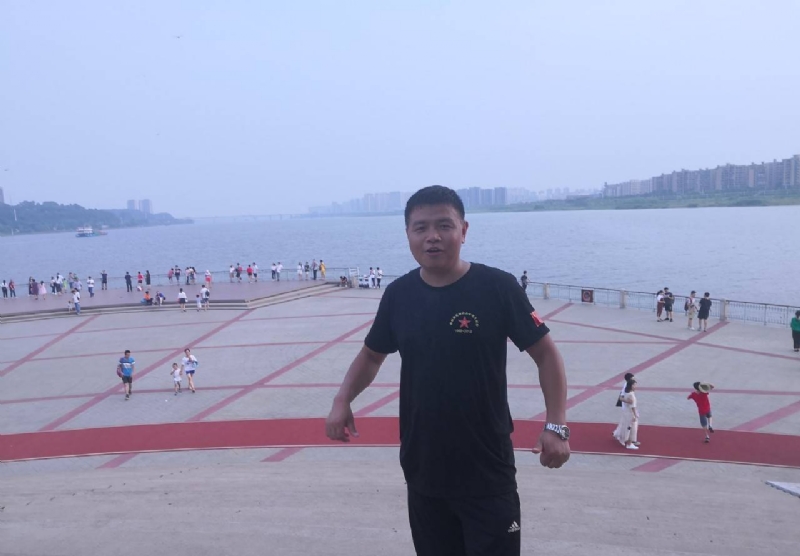 曾经心疼的我的第一张照片--桂林相亲服务中心