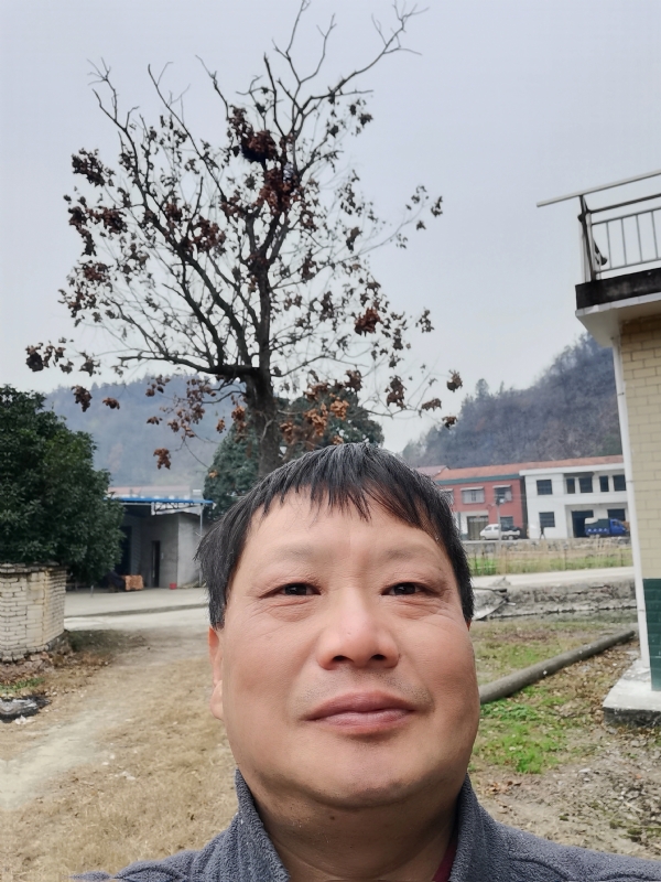 苏众青春冲浪的第一张照片--桂林相亲服务中心