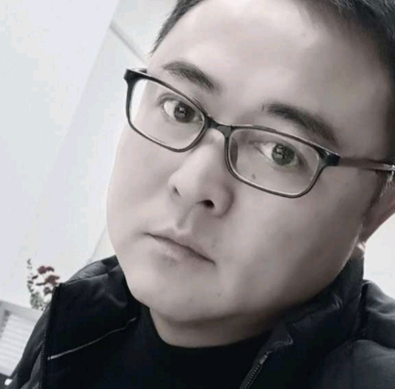 小石头的第一张照片--桂林相亲服务中心