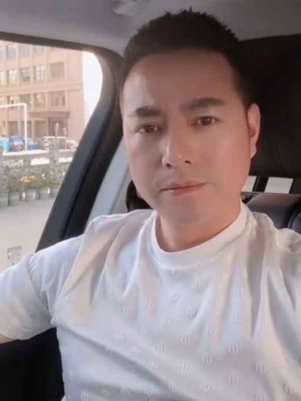 勿忘初心的第一张照片--桂林相亲服务中心