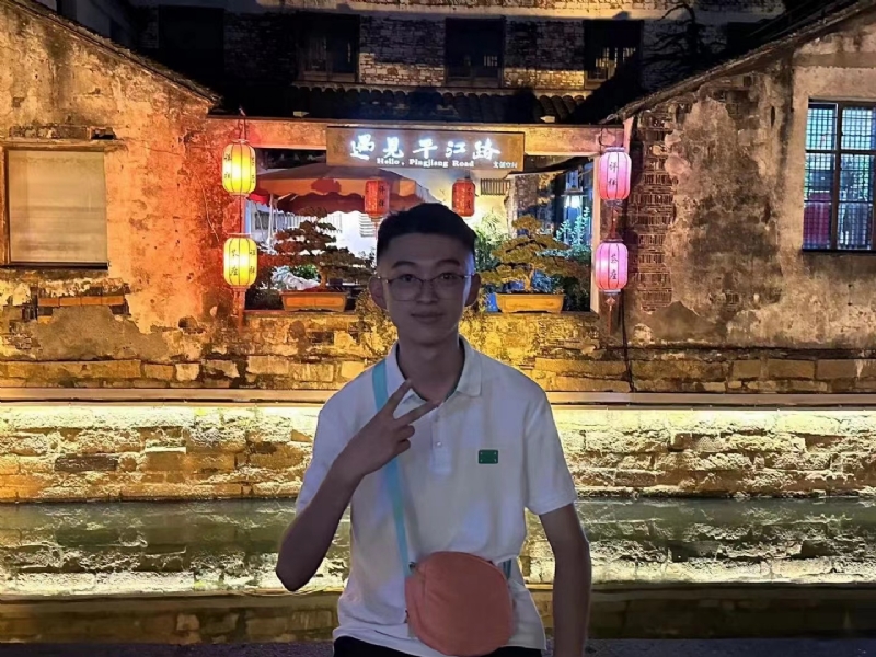 李四的第一张照片--桂林相亲服务中心