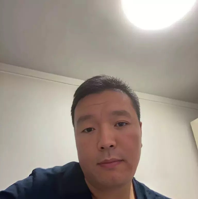 穿唐装的松鼠的第一张照片--桂林相亲服务中心