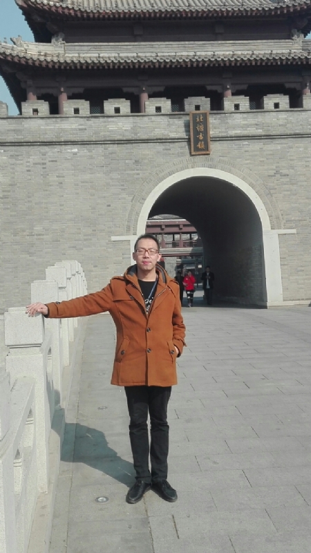伟岸如山的第一张照片--桂林相亲服务中心