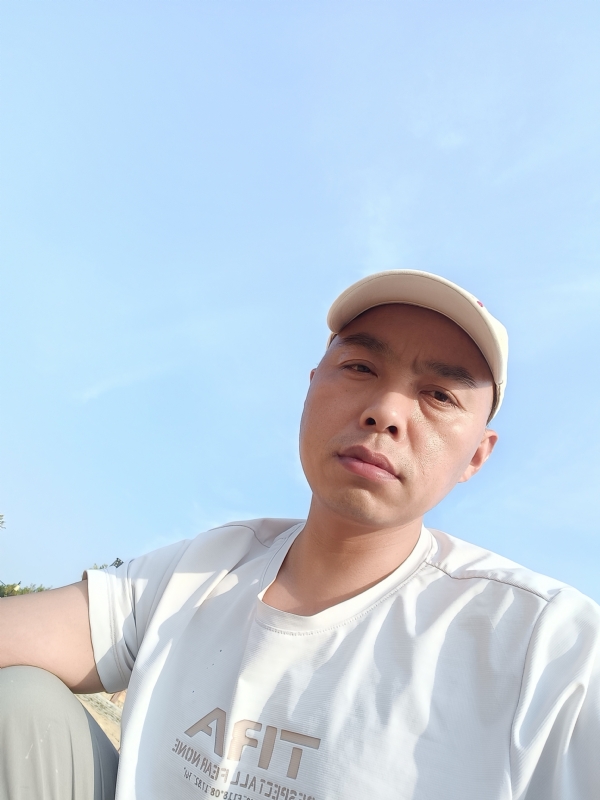 哥哥的第一张照片--桂林相亲服务中心