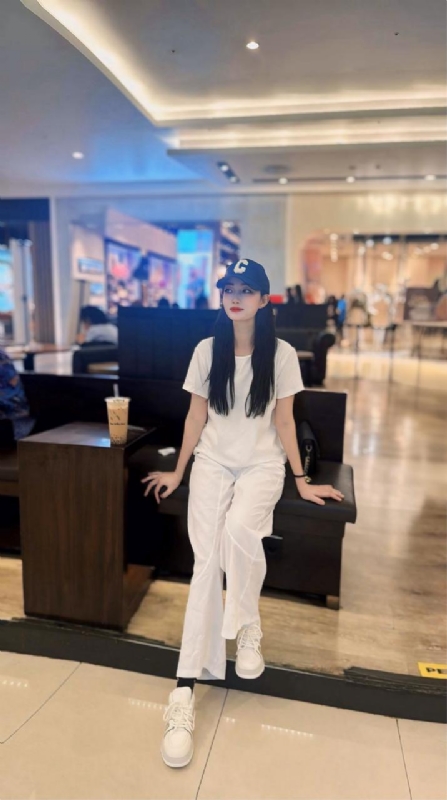 卖火柴的小女孩的第一张照片--桂林相亲服务中心