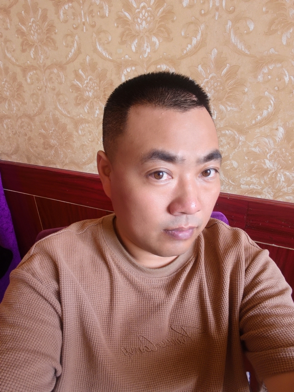 擦亮眼睛向前看的第一张照片--桂林相亲服务中心