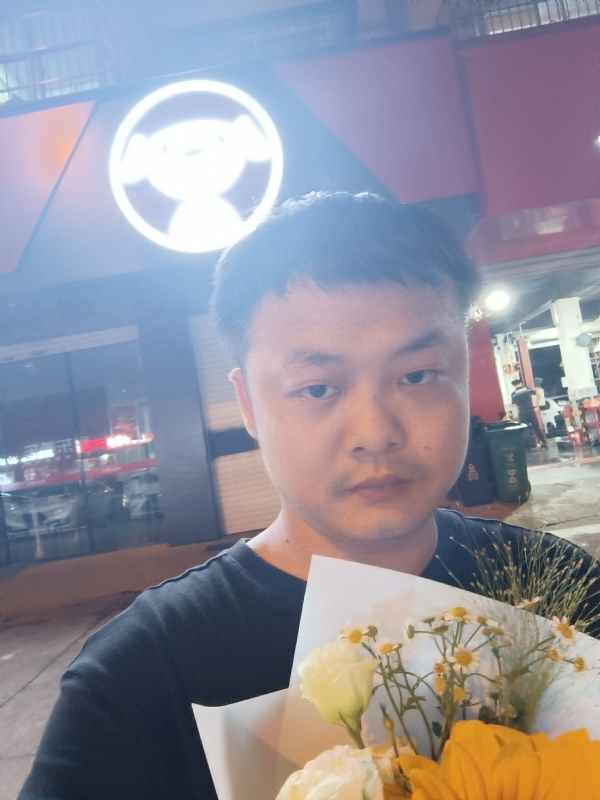 小陈的第一张照片--桂林相亲服务中心
