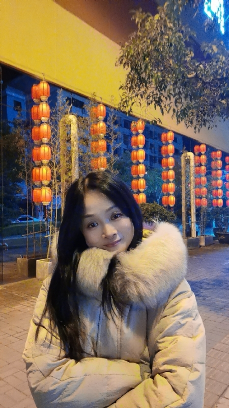 伊伊的第二张照片--桂林相亲服务中心