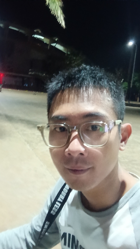 龙龙的第一张照片--桂林相亲服务中心